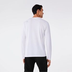 FIGS White Logo Supersoft Longsleeve Underscrub Men's M T-Shirt Tee Medical